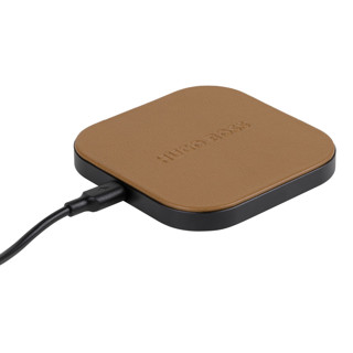 Imagen de HUGO BOSS WIRELESS CHARGER CAMEL 5968